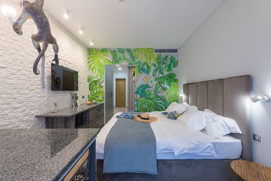 Stijlvol interieur met krokodillen kunstwerk. Stijlvol interieur met krokodillen kunstwerk.